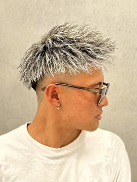 ルースト 西院店(ROOST) ツイストパーマ/ホワイトメッシュ/フェード