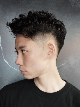 キングスマントーキョー 府中店(KINGSMAN TOKYO) アップバング / ツーブロック / スキンフェード 【府中】