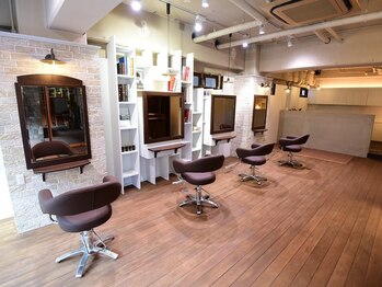 美容室 コビー(cobby)の写真/学生からメンズまで、誰でも気軽に立ち寄れるアットホームなサロンで心も髪も美しくなりましょう！