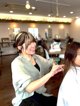 タブー tabooの写真/もう悩まない！同世代の女性スタイリストと見つける「本当に似合う」白髪活かしハイライト