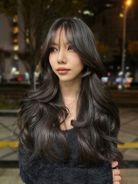 エッセンザ 梅田(ESSENZA) スーパーロング　レイヤーカット黒髪