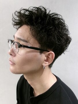 フィフス トウキョウ (fifth TOKYO) 渋谷ツイストスパイラルパーマメンズカットスパイキーショート