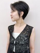 モリオ(morio)&nbsp;黒髪ショートくびれショート丸みショートボブ20代30代40代耳掛け