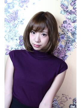 アドール(ADOR) ナチュラルショートボブスタイル