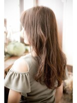 オハナ(ohana)&nbsp;【ohana/表参道】ベージュカラーのワイドバングくせ毛風ロング