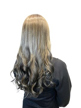 アヤナ バイ アヤラ(ayana by ayala) 外国人風カーキアッシュ 〈浦安 新浦安 葛西 南行徳〉