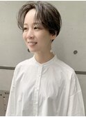 センターパートショートスタイル