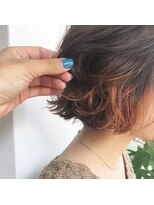 エマ 谷山店(EMMA)&nbsp;切りっぱなしボブ　インナーカラー　暖色カラー　外ハネ