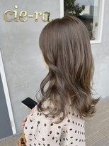 シーラ(cie-ra.)&nbsp;#フォギーベージュ #ミディアムレイヤー　　#cie-ra.