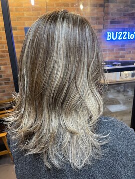 バジオットエイチ(BUZZIoT h) 【脱白髪染めハイライト】白髪率30％　バレイヤージュ