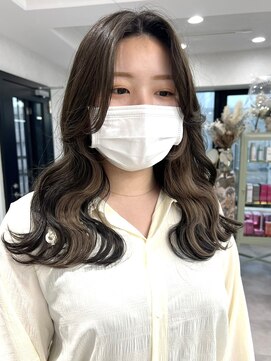 ツキ 横浜店(tuki) インナーカラーケアブリーチイヤリングカラーハイライトレイヤー