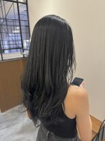 リリアーナ(LILIANA)&nbsp;レイヤーカット ブルーブラックカラー 縮毛矯正 髪質改善 韓国