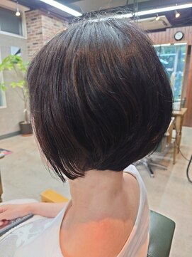 ジースリー 東神奈川店(G-THREE) クセをいかしたショートボブ