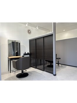 経験豊富なスタイリストがマンツーマン施術×個室空間◇男女共に支持される実力派サロン＊