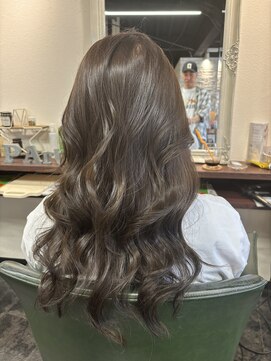 オプ アート(Op Art) ♪艶髪を手に入れ透明感あるヘアカラーへ♪イルミナカラー