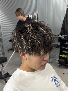 ガオプロデュースバイレボ(gao produced by revo) 刈り上げマッシュ/ハイライト/ツイストピンパーマ/ツーブロック