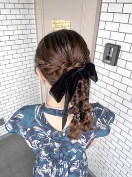 フェリーチェ(Felice) ツインポニー  ベロアリボン 参列ヘア お呼ばれヘア 推し活ヘア