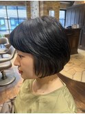 大人可愛いミニマルボブ暗めカラー