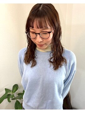 エフ ヘアーアンドリラクゼーション(F. hair & relaxation) くるっとミディアムパーマミディアムレイヤーカット