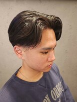 ワンワンオー バーバーショップ 長浜店(@110 BARBER SHOP)&nbsp;センターパート × ツーブロック