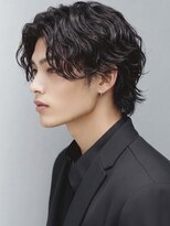ヘアメイク アージュ 天神西通り店(HAIR MAKE age)&nbsp;波巻きスパイラル 長めセンターパート 黒髪ショートウルフ