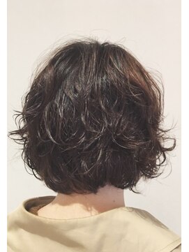 ネオリーブエム(Neolive em;) neolive em  ショートボブふんわりウェーブ2☆☆