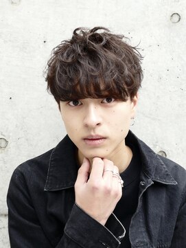 フィフス(fifth) 無造作パーマ×サイドパートショート 刈り上げ ニュアンスパーマ