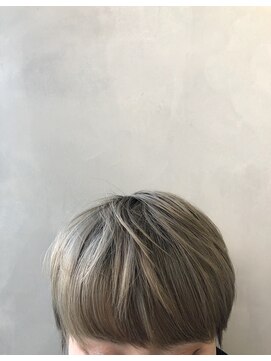 エイト ヘアサロン 渋谷本店(EIGHT) シアーブロンド_新田 廉_0125