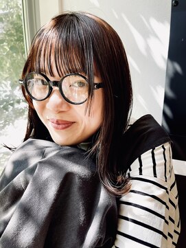 ビューティブロー ビービー(Beauty Blow B.B) ミディアムポイントレイヤーシースルーバングチョコレートカラー