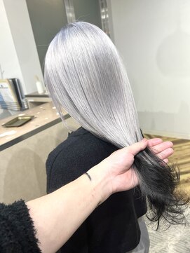 ラニヘアサロン(lani hair salon) 【天神/大名】シルバー&ブラック【裾カラー】