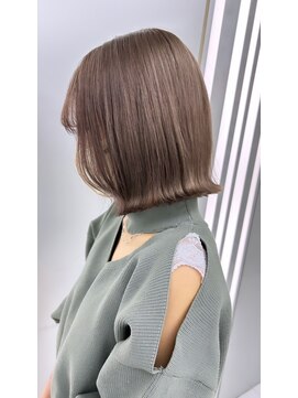 ルートエイチ 市川(Root H) 斜めバング斜めバングデザインカラーシルキーベージュ