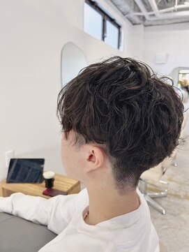 クローズ(cross-z) 黒髪×マッシュ×パーマ×清楚