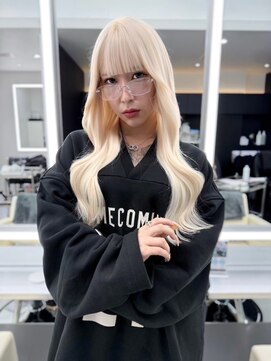 テイス 新宿(TACE) ホワイトブロンド[ネビージュ/黒髪/小顔/新宿]