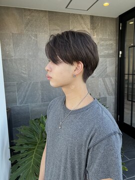 メゾン アヴァロ(Maison Avallo) サイドパートのフェザーショート