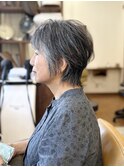 40代50代60代70代大人耳だしショートウルフ