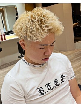 ルースト 渋谷店(ROOST) MEN’S HAIR/波巻ツイストスパイラル/フェザーパーマ/眉毛/渋谷