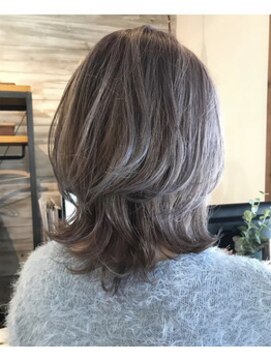 キートス(kiitos) シルバーグレージュ