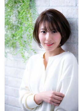 ヘアーアートシフォン 池袋西口店(Hair art chiffon) 似合わせカットで個性的斜めバングで大人かわいいナチュラルボブ