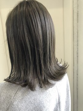 ヘアーデザイン シュシュ(hair design Chou Chou by Yone) ☆chouchou☆切りっぱなし×カーキグレー