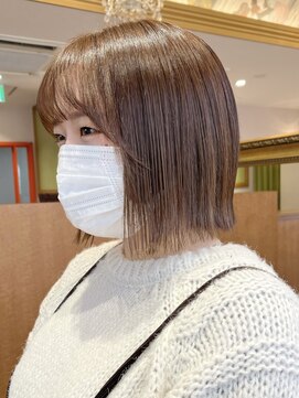リタ(Lita) ★ブリーチなしミルクティーカラー/切りっぱなしボブ★