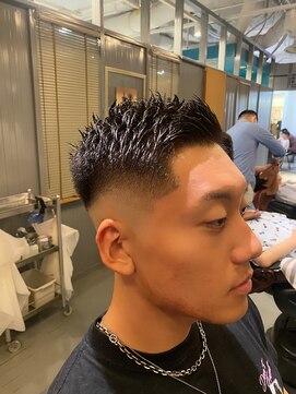 ヤード(YARD) スキンフェード×無造作サイドパート