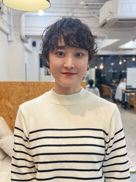 ハニーシブヤ(HONEY shibuya) 大人可愛い外国人風カーリーショート/パーマスタイル