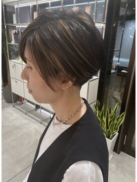 ステアケース 武蔵小杉店(stair:case) くびれショート/ツーブロック白髪ぼかし/髪質改善30代40代50代