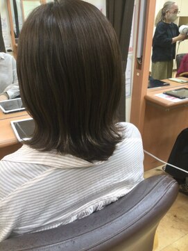 ヒラトヤ 肴町店 オリーブグレージュワンカラーシースルーバングくびれ外ハネ