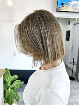 エイス 梅田 中津(Ace) きりっぱなしボブ オリーブベージュ