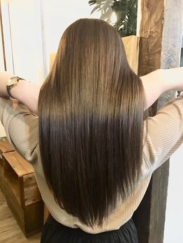 髪質改善ストレートでずっと触れていたいサラツヤ髪に♪クセやうねりもするんと落ち、感動の指通りへ…＊