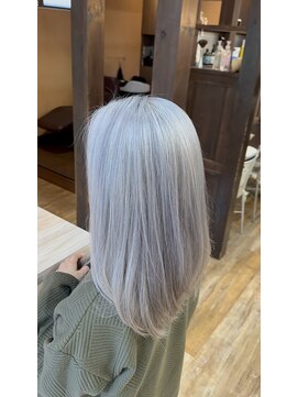 モアムー(Moremuu) 【長尾】ホワイトシルバー