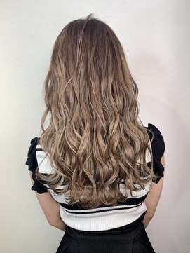 モーション 新宿(motion) エモージュ