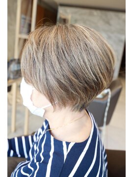 キャリ(CALI) ひし形シルエットのパリボブ　CALI・田町・三田・美容室・CHIAKI