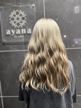 アヤナ バイ アヤラ(ayana by ayala) 外国人風ブロンドベージュ　/  片岡タイガー